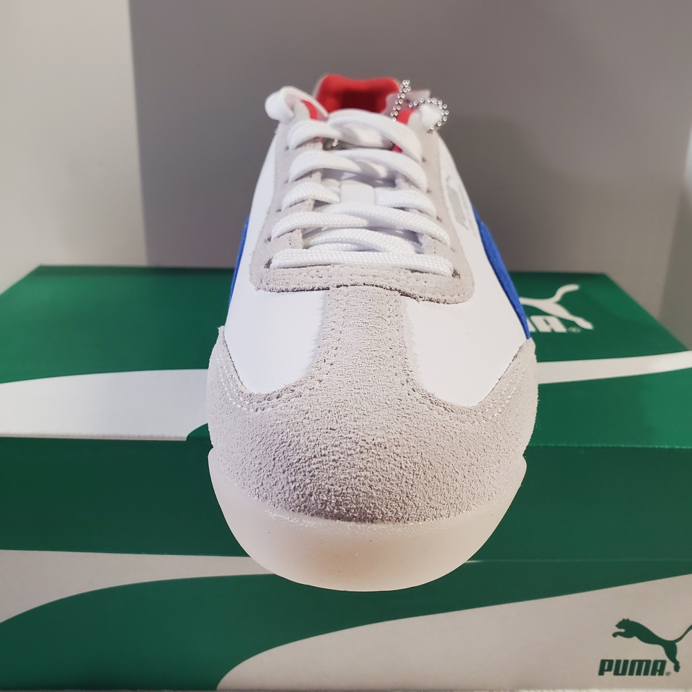 Puma White and Blue Women's Sneakers with Red Accents - Picture 5 of 10